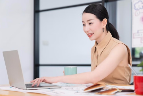 Women Know Exactly What They’re Doing When They Use ‘Weak Language’